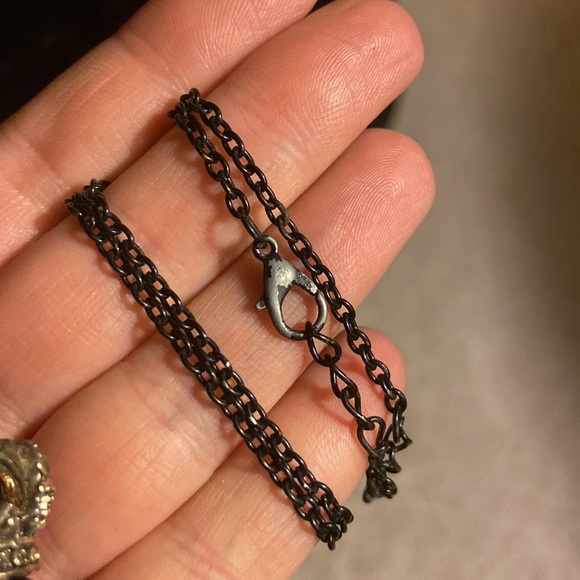 **SOLD** Raven Skull Necklace - Picture 6 of 6